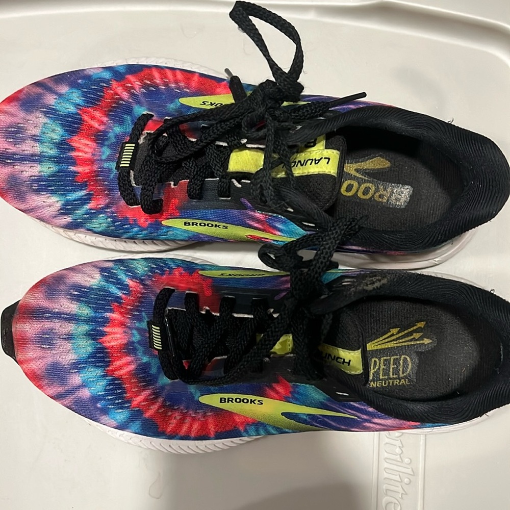 Brooks Launch 8 Tie Die Shoes